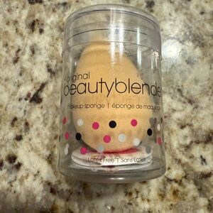 Beautyblender Makeup Sponge - Tan